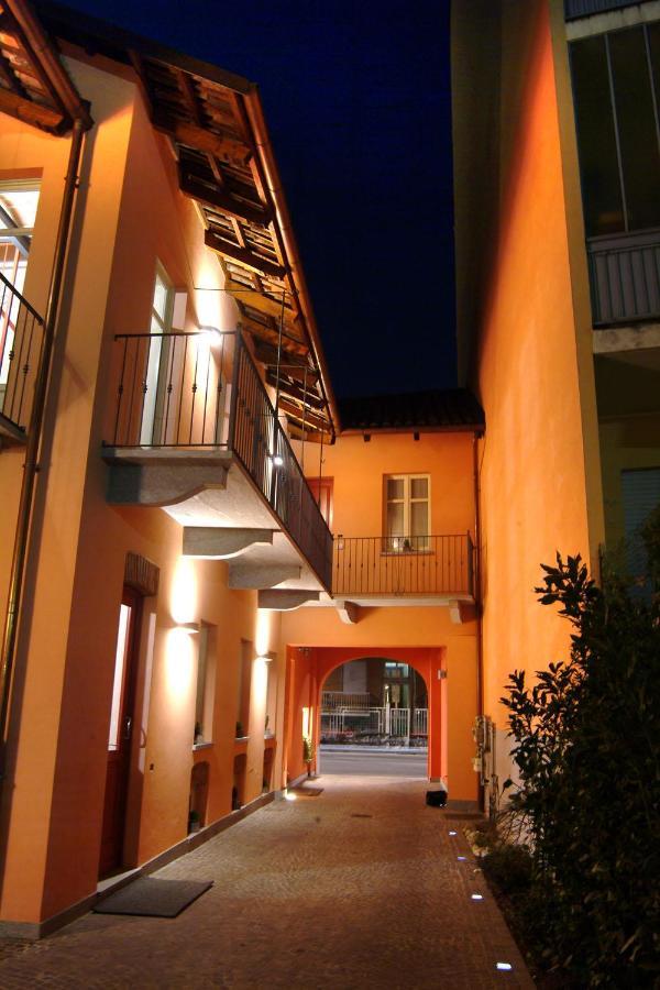Cortiletto D'Alba Camere Con Ristorante Buitenkant foto