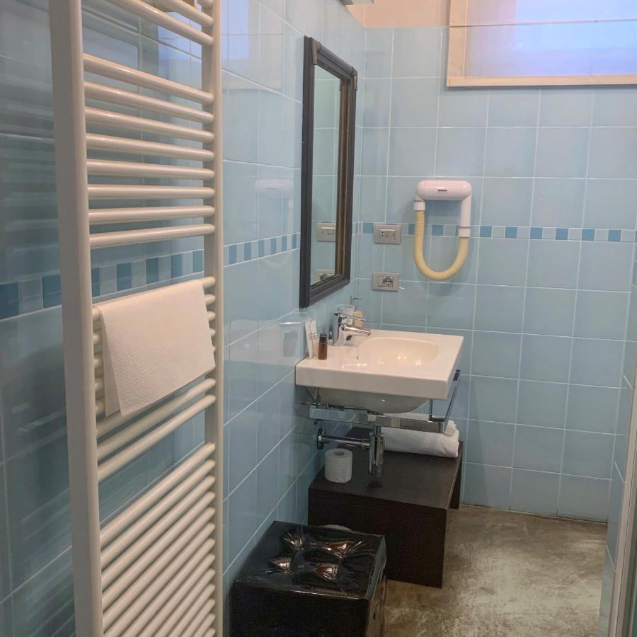 Cortiletto D'Alba Camere Con Ristorante Buitenkant foto