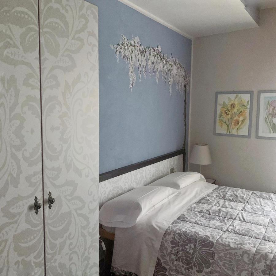 Cortiletto D'Alba Camere Con Ristorante Buitenkant foto