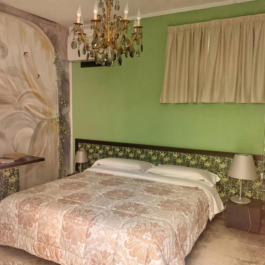 Cortiletto D'Alba Camere Con Ristorante Buitenkant foto