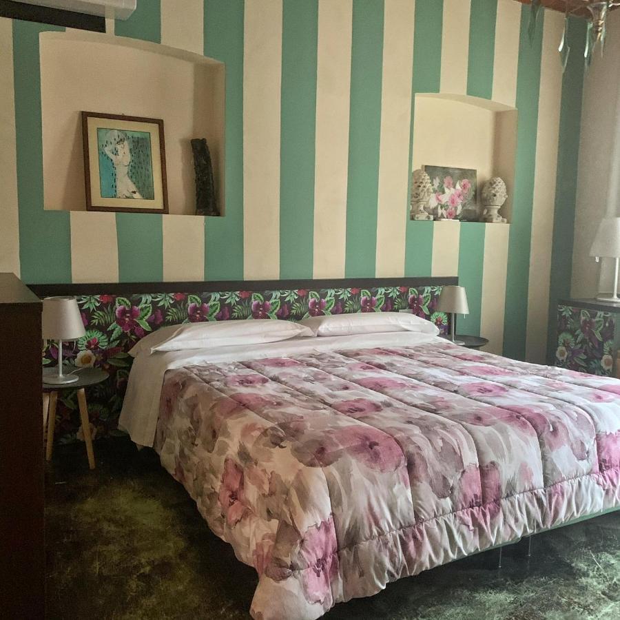 Cortiletto D'Alba Camere Con Ristorante Buitenkant foto